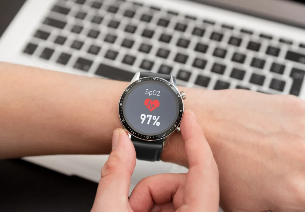 L'affidabilità degli Smartwatch e Fitness Tracker: Quanto possiamo fidarci dei dati biometrici? 2 Smartwatch e salute