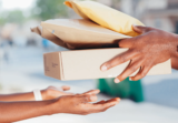 Amazon Premia la Tua Pazienza: Uno Sconto Extra per Chi Sceglie la Consegna Non Urgente